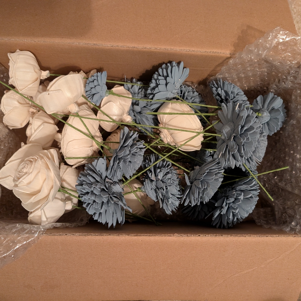 Natural Beige Decorative Flowers - Picture 3 of 4